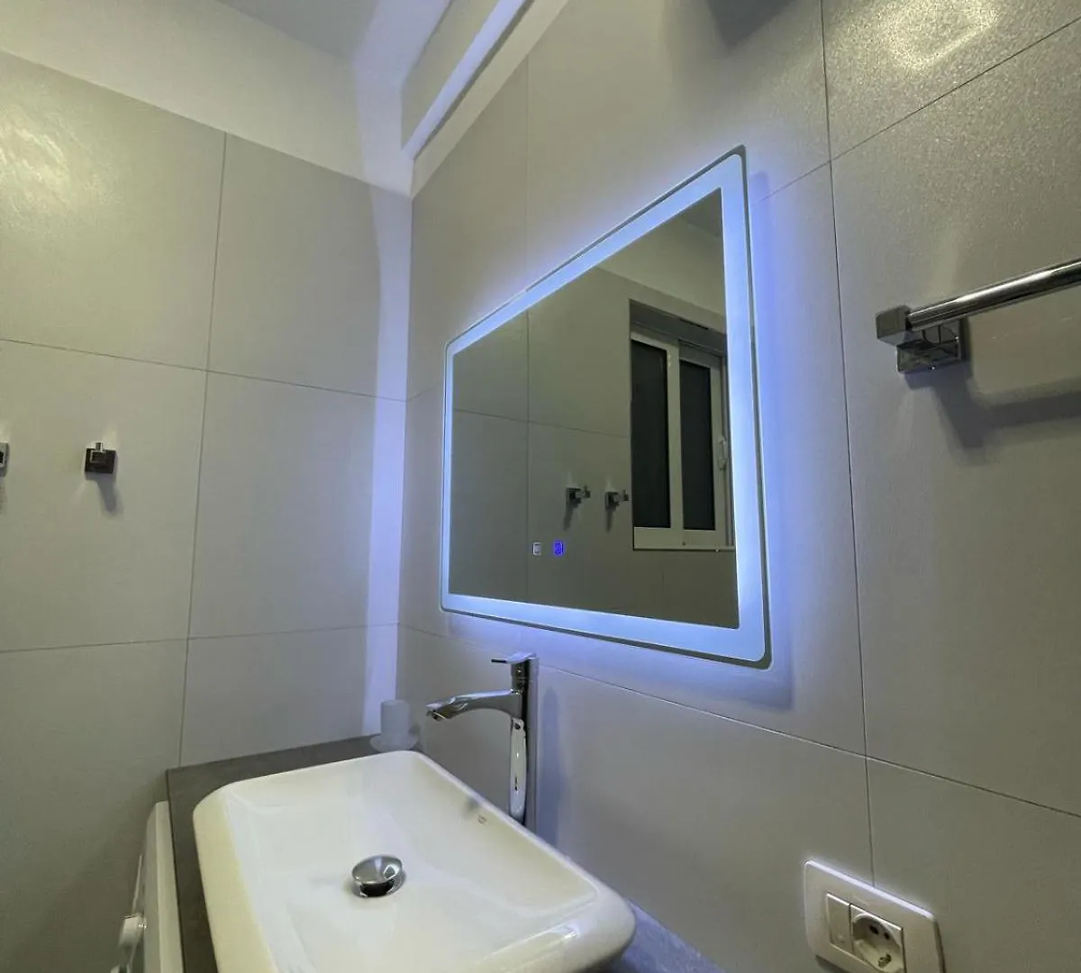 Cava Apartments Sarandë 0*,