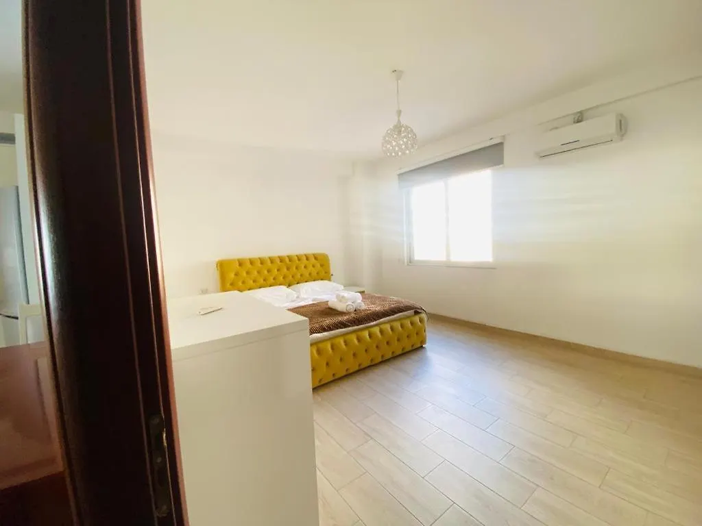 Cava Apartments Sarandë 0*,